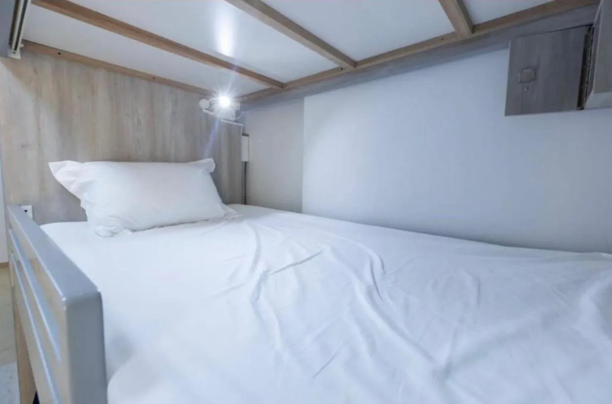 Jumeirah Beach Residence View Premium Hostel Dubai